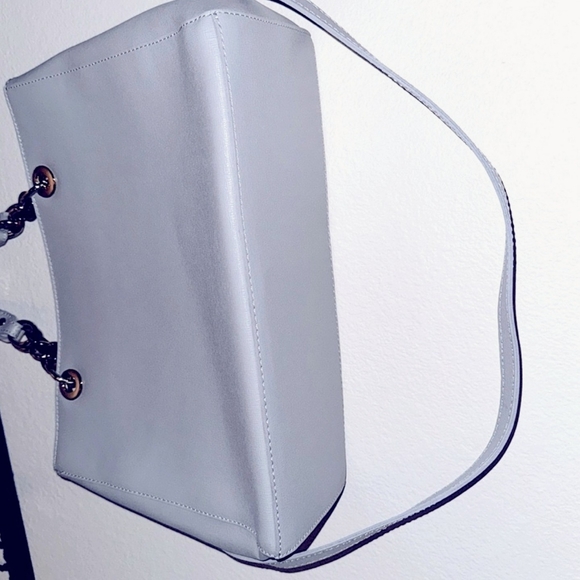 Vera Pella Soft Gray Women's Tote Bag - Picture 3 of 9